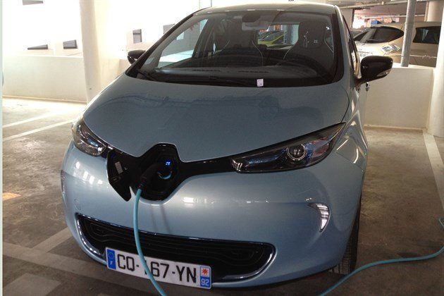 Renault Zoe Charging