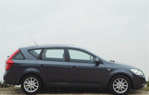 KIA Cee 'd SW Side FR Retouched